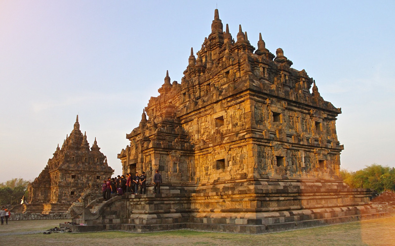 3 Tempat Wisata yang Dibangun Sebagai Bukti Cinta - Candi Plaosan, Indonesia